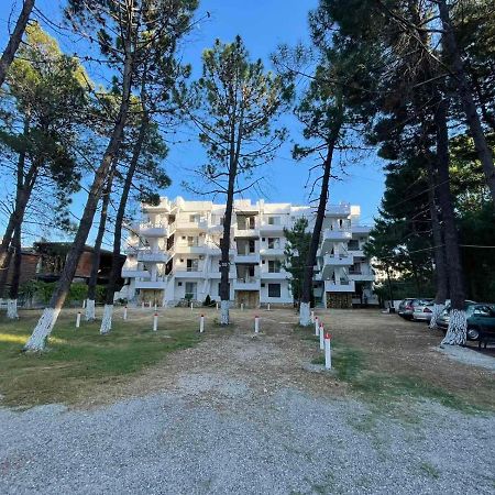 Aparthotel Vila Tufi Velipojë 외부 사진