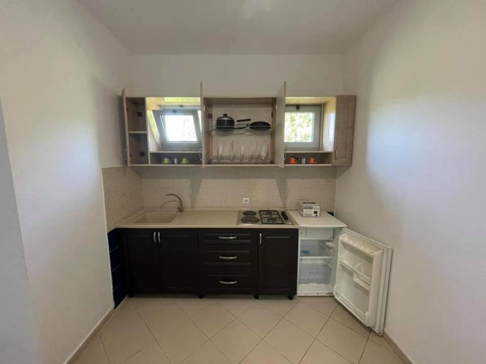 Aparthotel Vila Tufi Velipojë 외부 사진