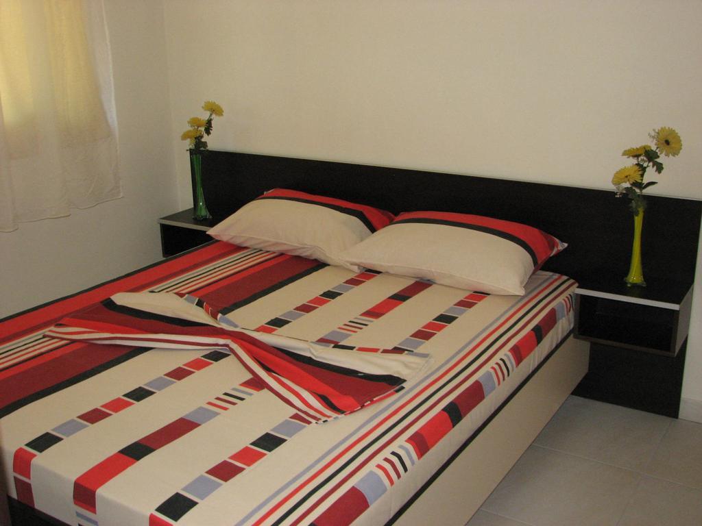 Aparthotel Vila Tufi Velipojë 객실 사진