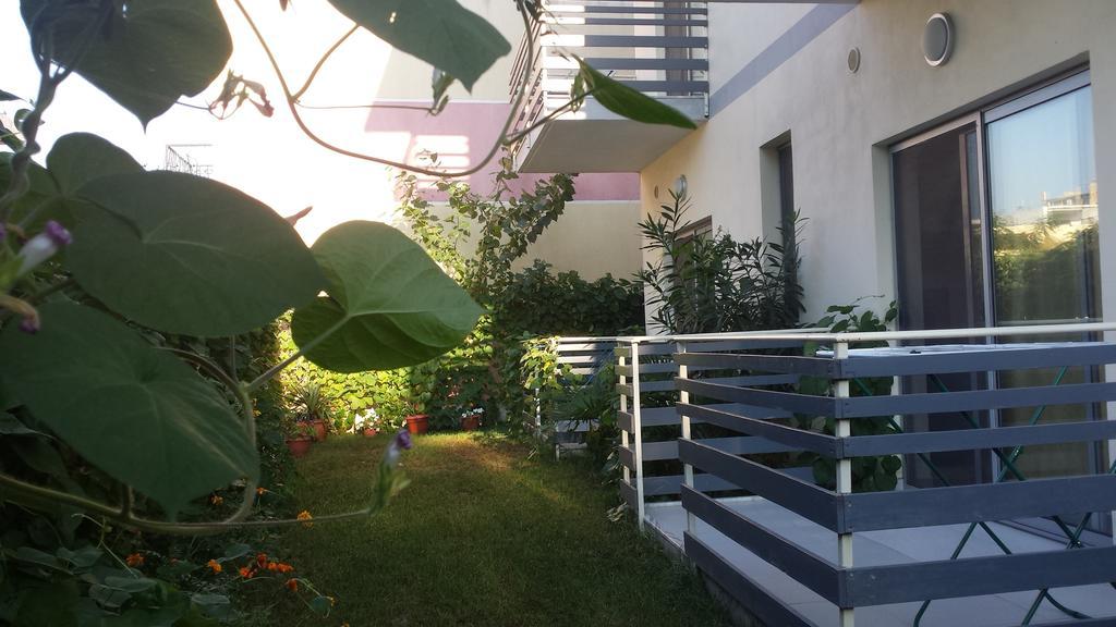 Aparthotel Vila Tufi Velipojë 객실 사진