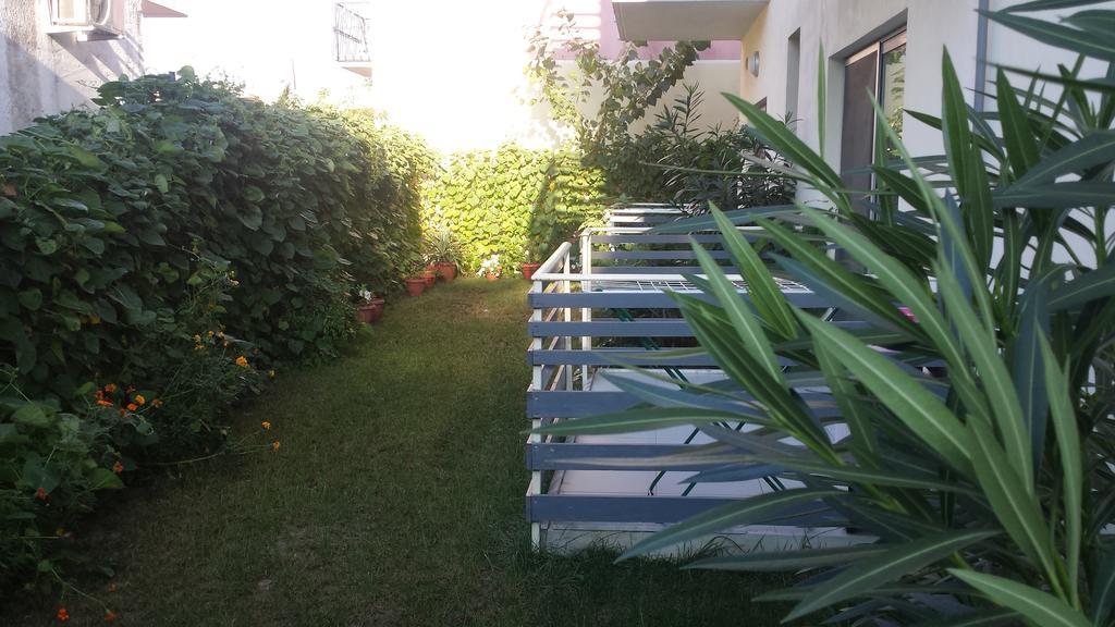 Aparthotel Vila Tufi Velipojë 객실 사진