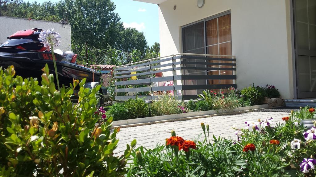 Aparthotel Vila Tufi Velipojë 객실 사진