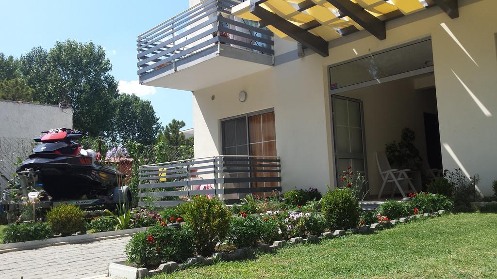 Aparthotel Vila Tufi Velipojë 객실 사진
