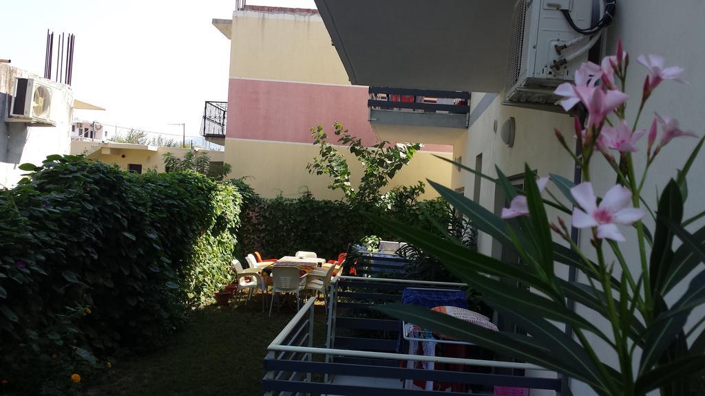 Aparthotel Vila Tufi Velipojë 외부 사진