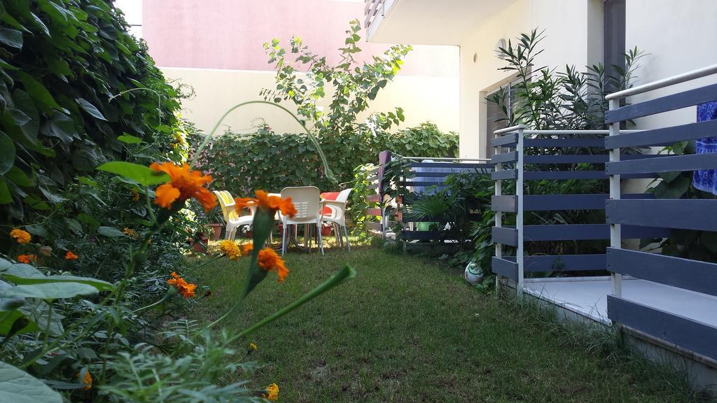 Aparthotel Vila Tufi Velipojë 외부 사진