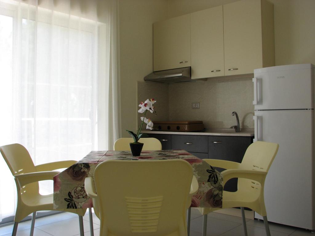 Aparthotel Vila Tufi Velipojë 외부 사진