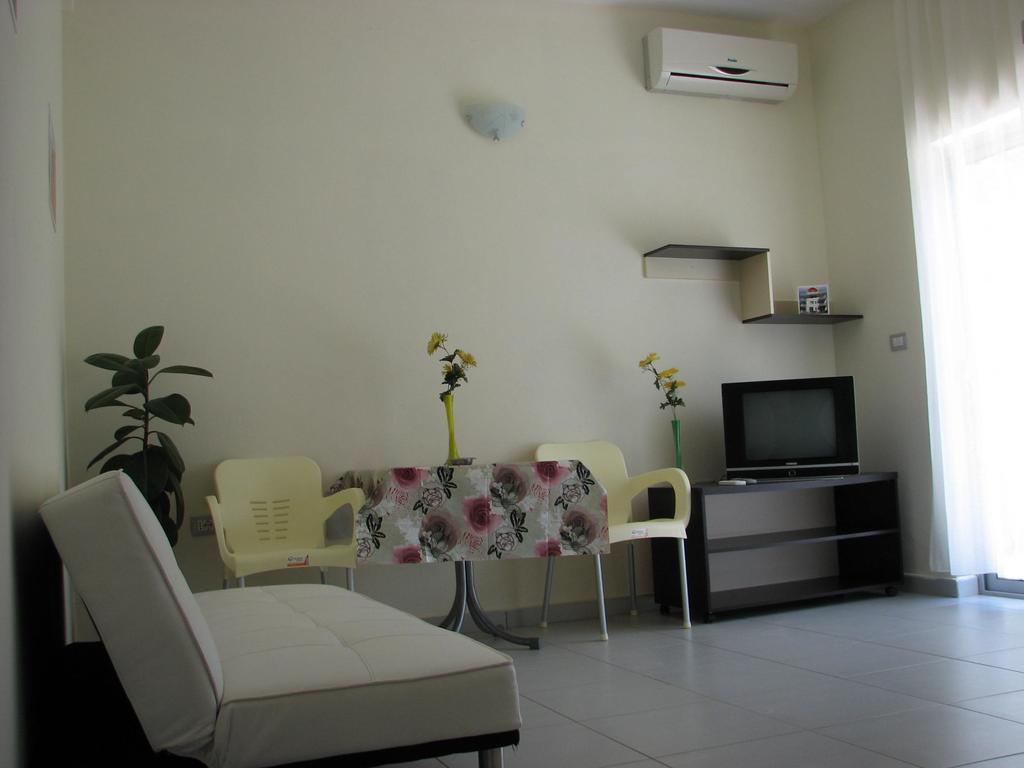 Aparthotel Vila Tufi Velipojë 외부 사진