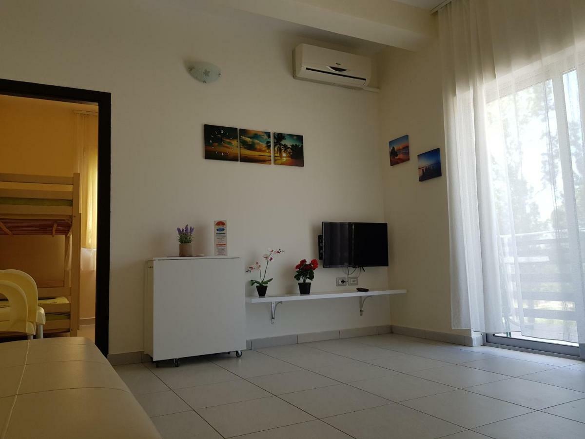 Aparthotel Vila Tufi Velipojë 외부 사진